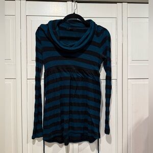 Forever 21 cowl neck top size small GUC